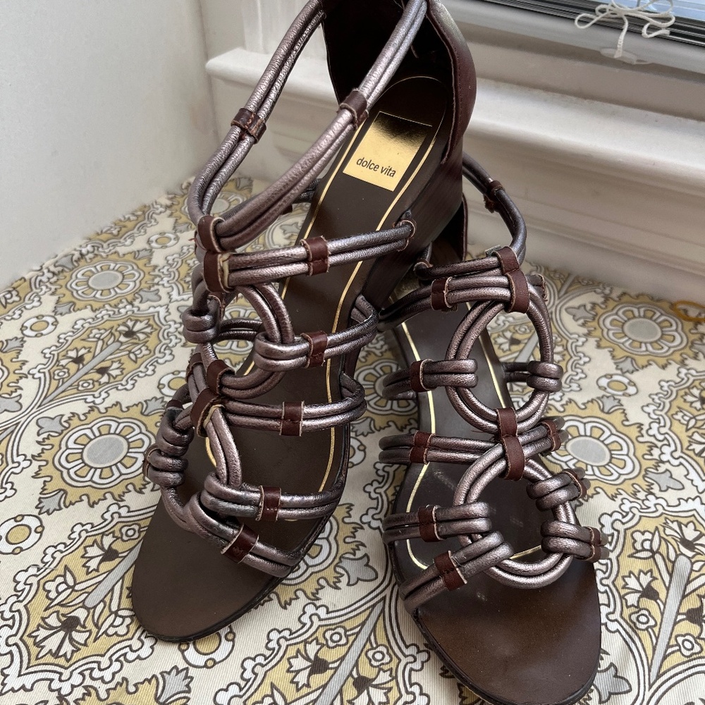 Dolce Vita Wedge brown shoes - open toe